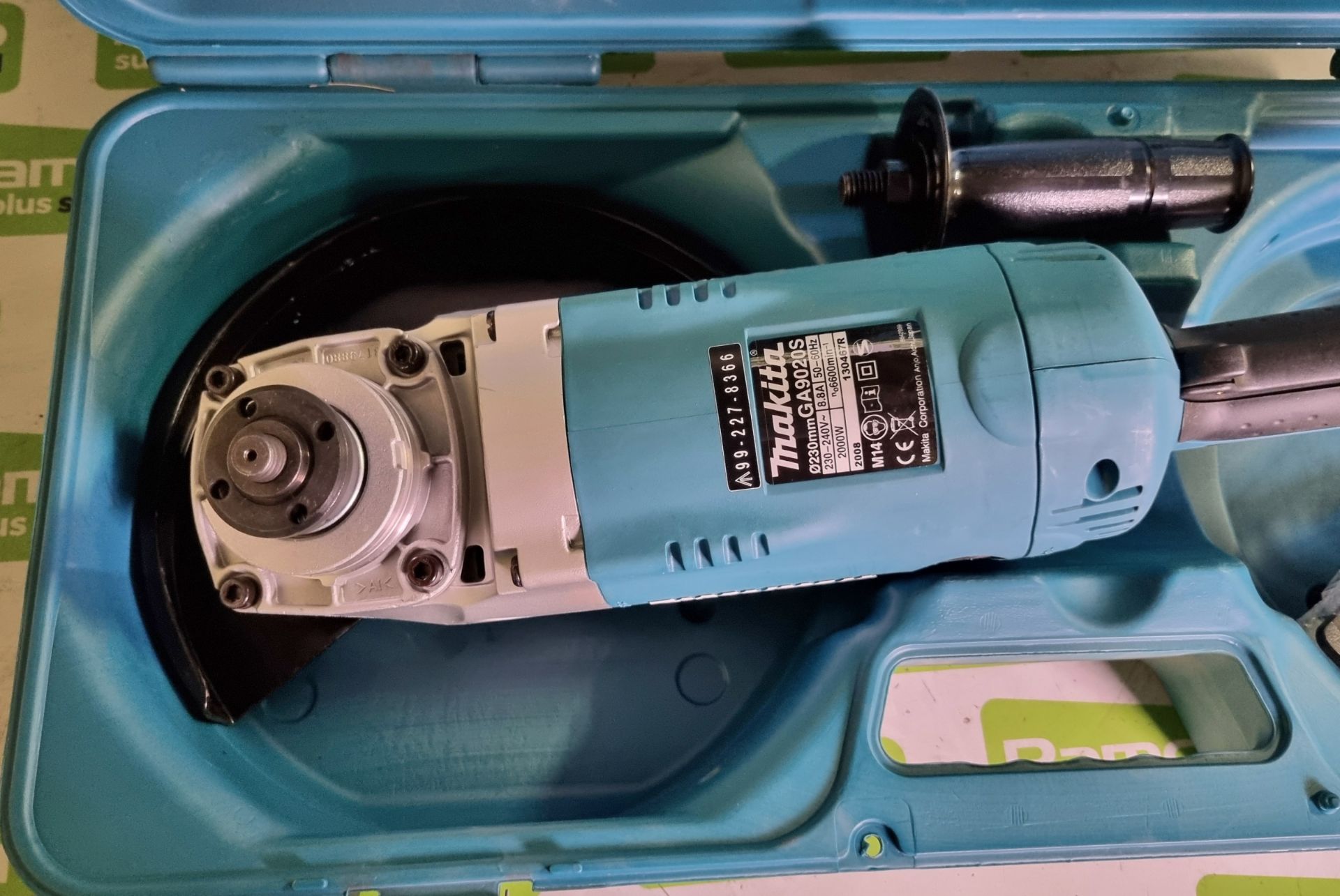 Makita GA9020S 9 inch electric angle grinder with case - 2000W - no discs - Image 3 of 8