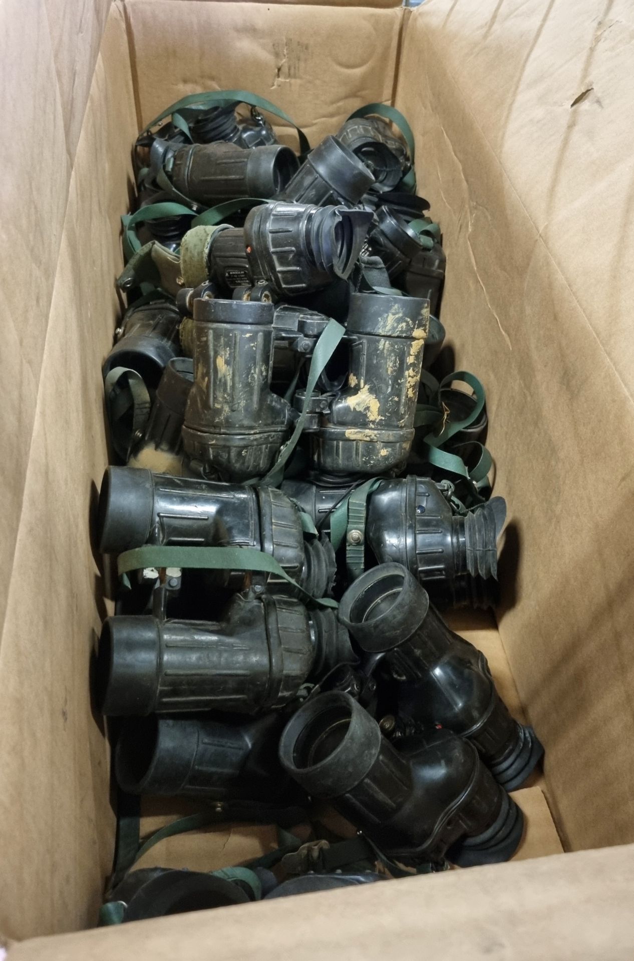 Electrical supplies, binoculars, light bulbs - see description for details - Image 6 of 8