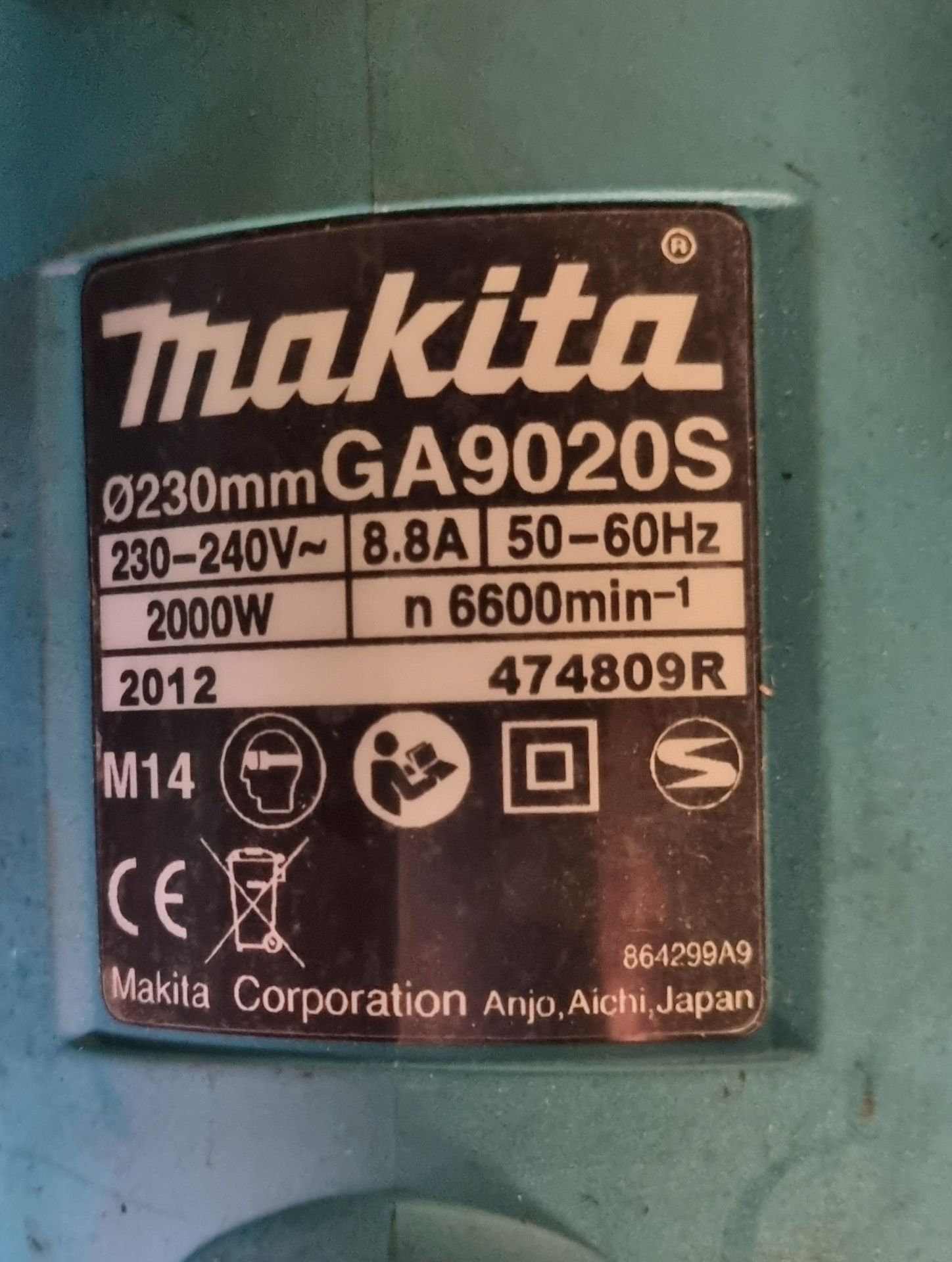 Makita GA9020S 9 inch electric angle grinder with case - 2000W - no discs - missing key - Image 5 of 7