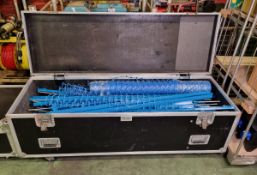 78x Blue pig fencing stakes in flight case - stake length: 1550mm - case dimensions: L1650 x W 550