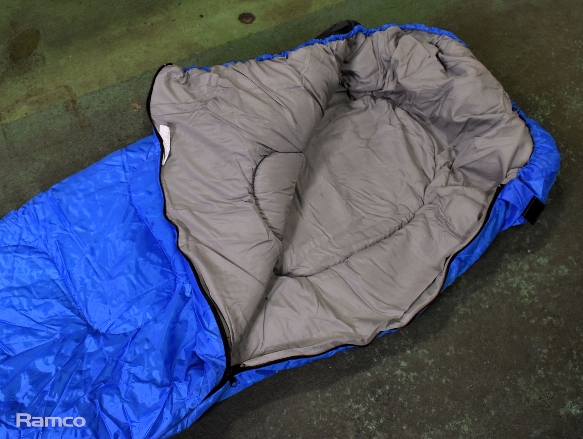 Overnight adventure outdoor sleeping bag in a rucksack - Bild 5 aus 6