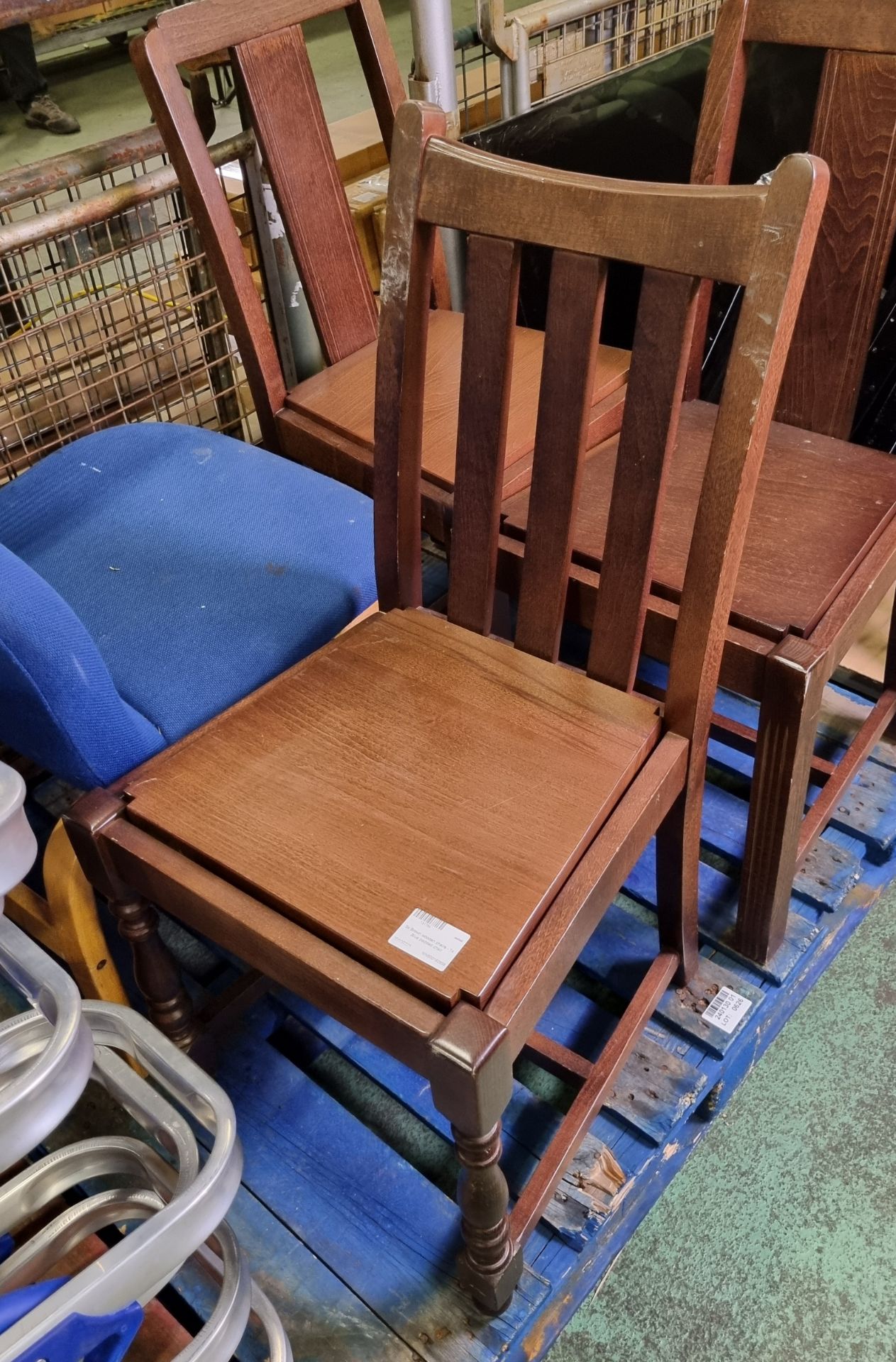 3x Brown wooden chairs, 1x Blue padded chair - Image 3 of 6