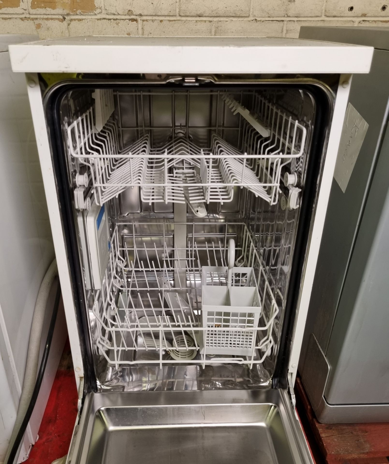 Bosch SPS5462GB/19 front control undercounter dishwasher - W 450 x D 620 x H 850mm - Bild 4 aus 5