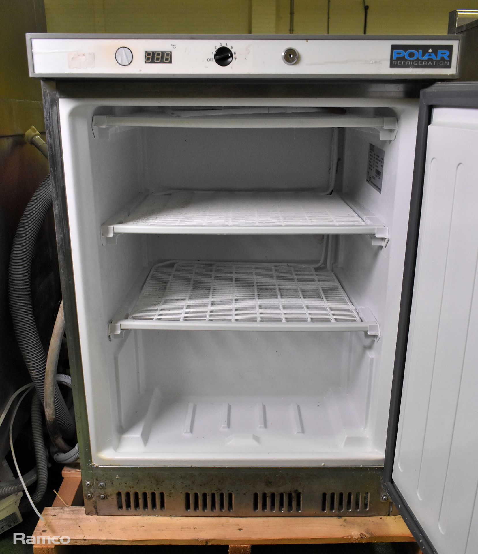 Polar CD801 undercounter freezer - W 600 x D 590 x H 840mm - Bild 2 aus 4