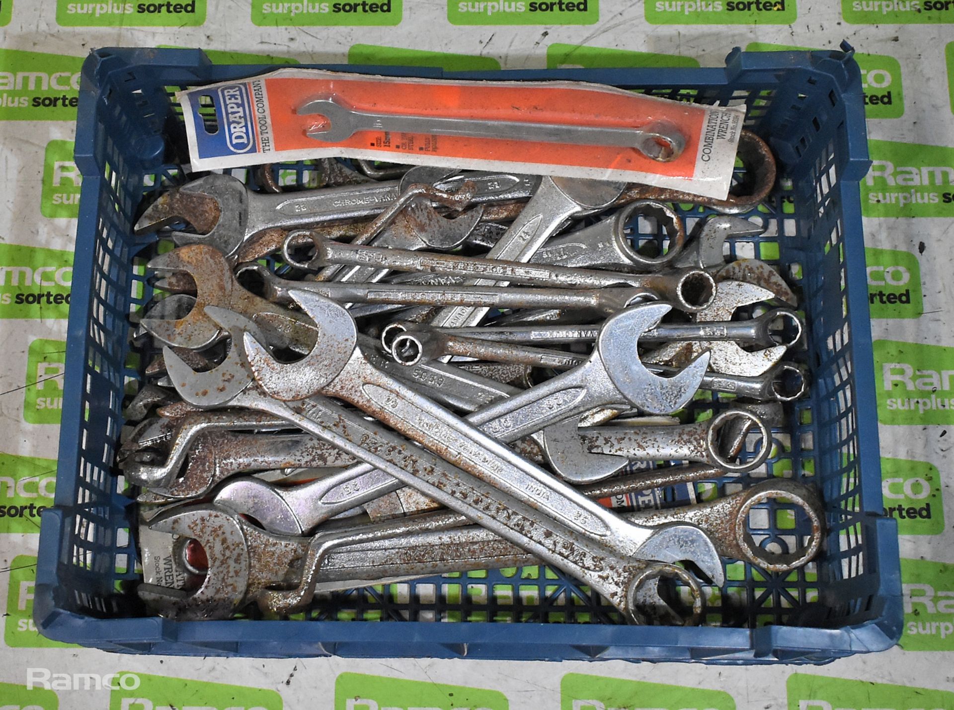 Assorted spanners - approx. 20, 36x Drapers pliers, 6x Claw hammers - Image 8 of 10