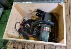 Superwinch S5000 12V portable winch in wooden storage and transport case - winch capacity: 5000 lbs