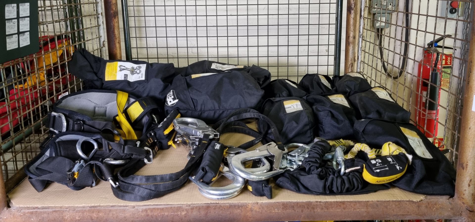 Various lifting equipment - see description for details