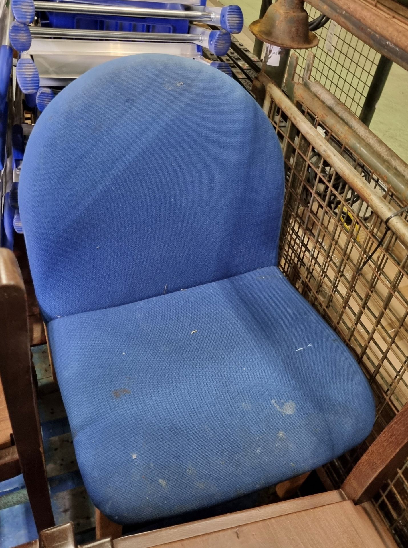 3x Brown wooden chairs, 1x Blue padded chair - Image 6 of 6