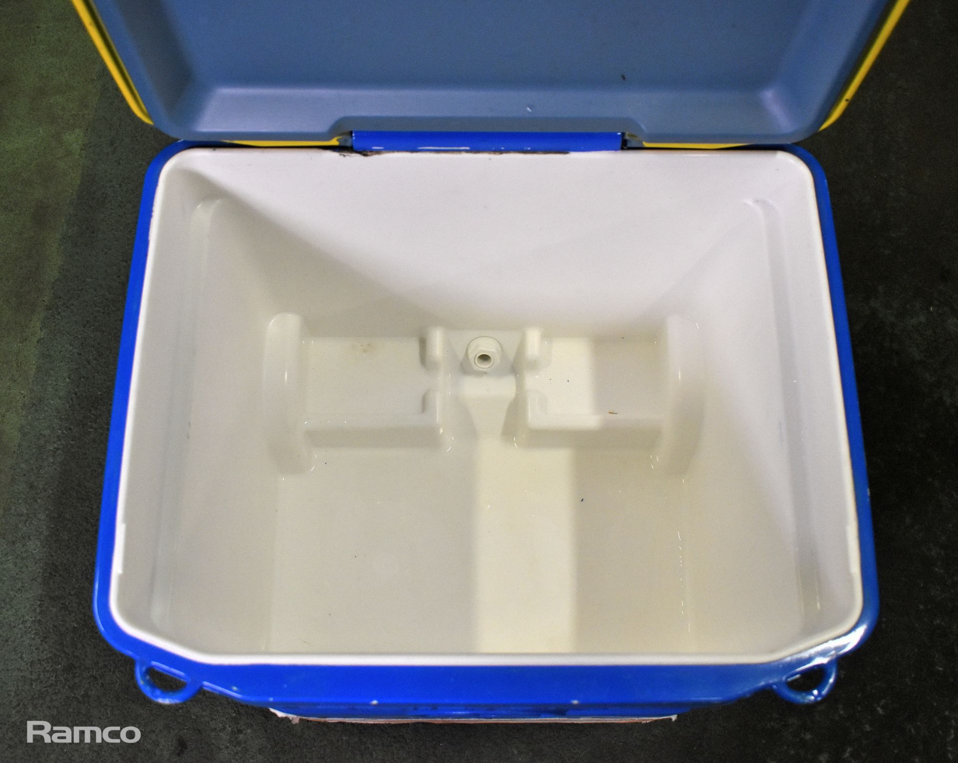 Igloo 52 QT roller cool box - W 500 x D 480 x H 490 mm - Bild 3 aus 4