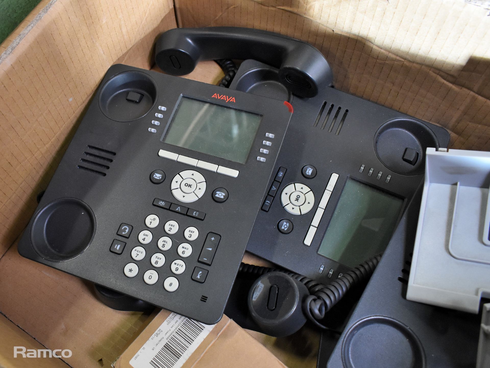 4x Avaya 9608G IP office phones with handsets and desk stands - Image 3 of 4