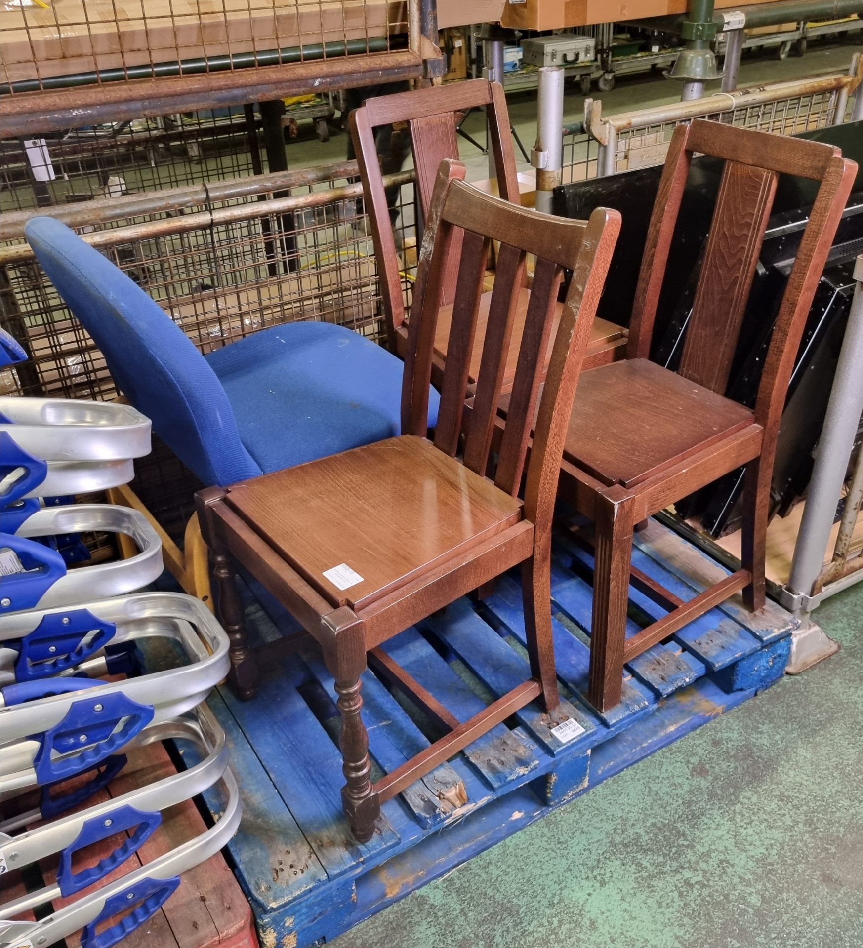 3x Brown wooden chairs, 1x Blue padded chair - Image 2 of 6