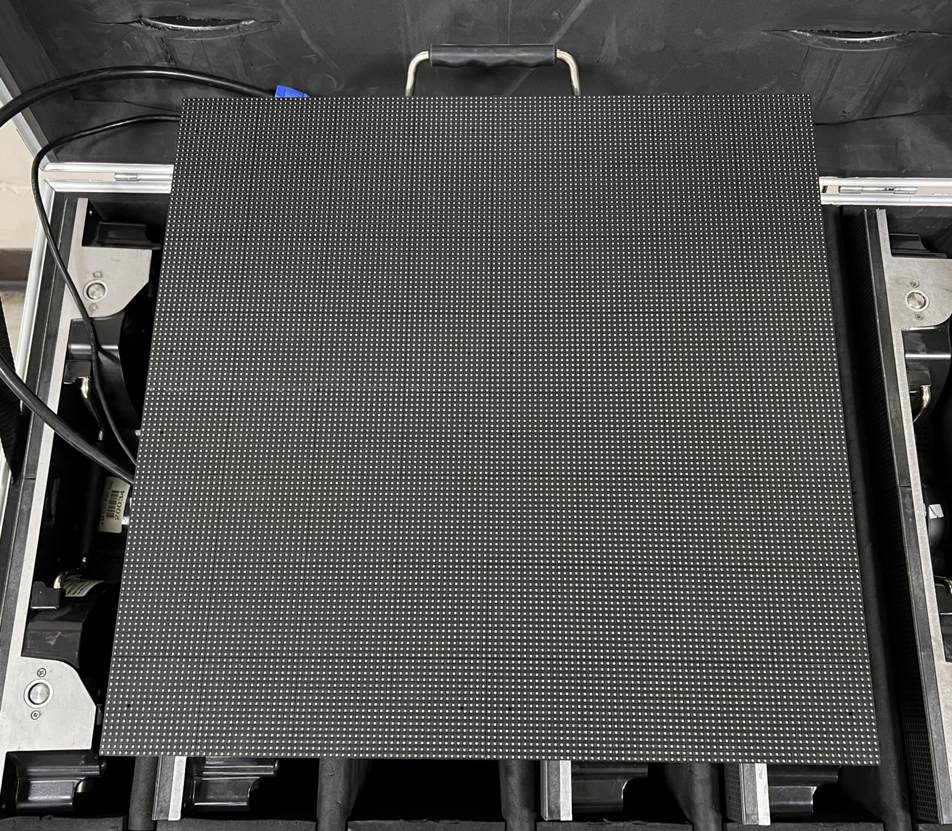 Digi LED HRI3900 kit - 120 LED tiles housed in 20 wheeled flight cases - see description for details - Image 71 of 196