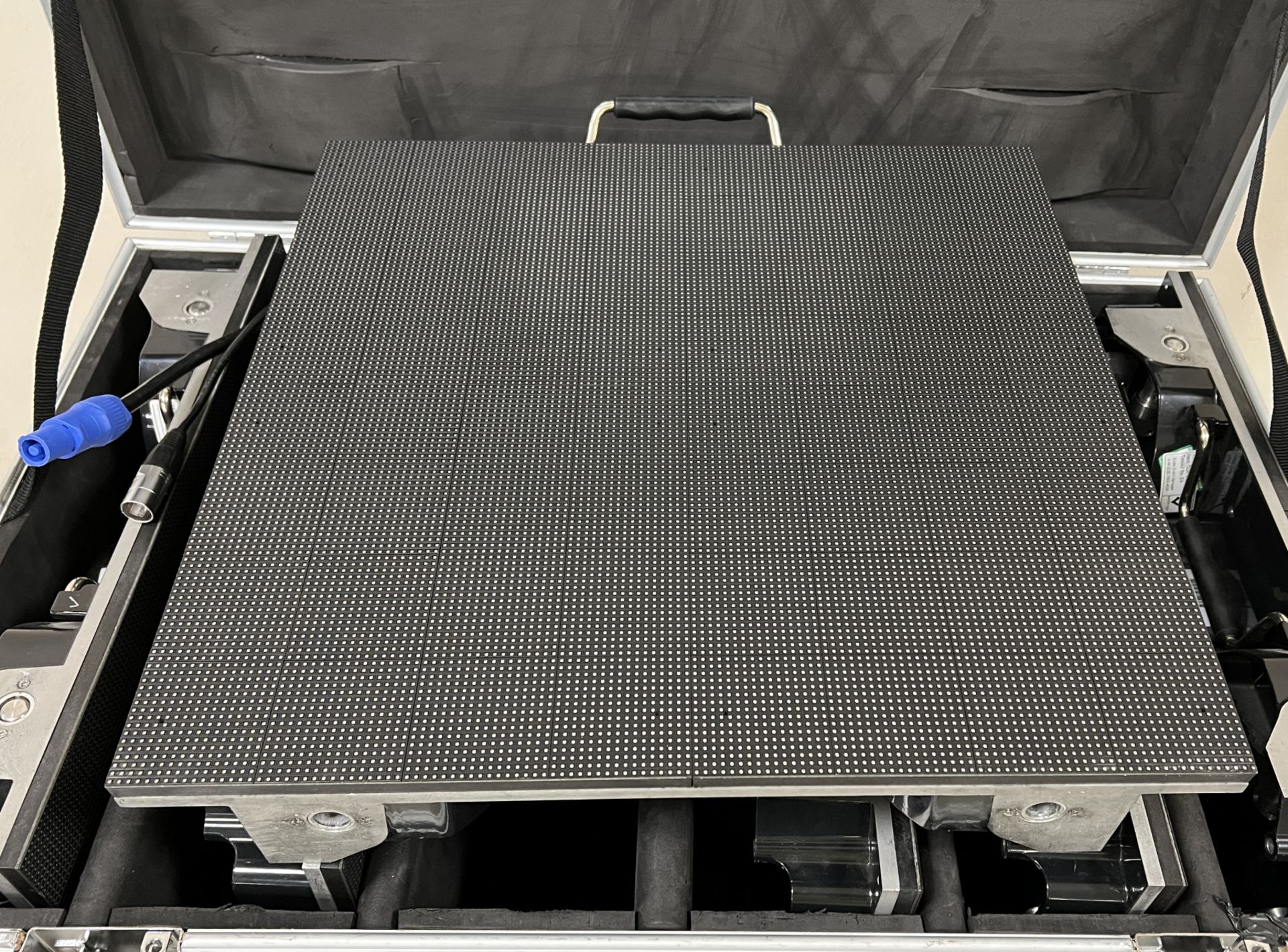 Digi LED HRI3900 kit - 120 LED tiles housed in 20 wheeled flight cases - see description for details - Image 90 of 196