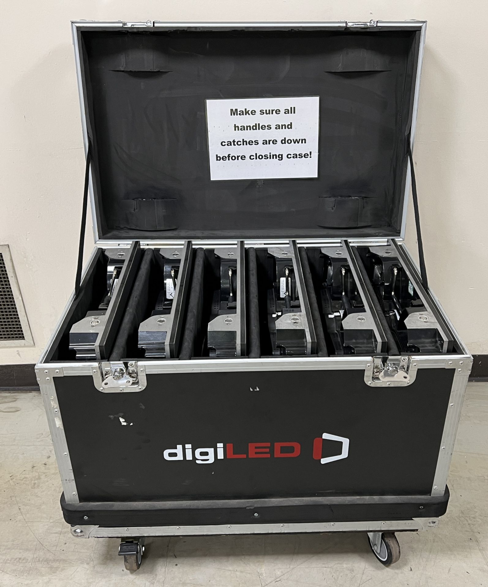 Digi LED HRI3900 kit - 120 LED tiles housed in 20 wheeled flight cases - see description for details - Image 52 of 196