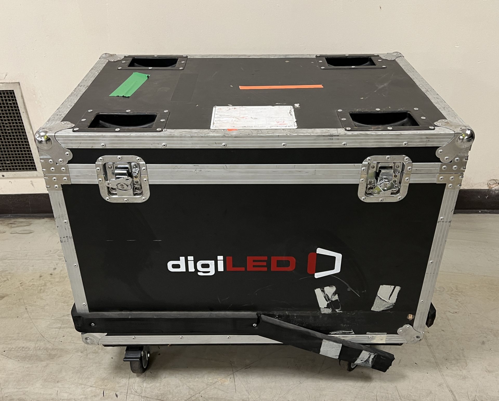 Digi LED HRI3900 kit - 120 LED tiles housed in 20 wheeled flight cases - see description for details - Image 44 of 196