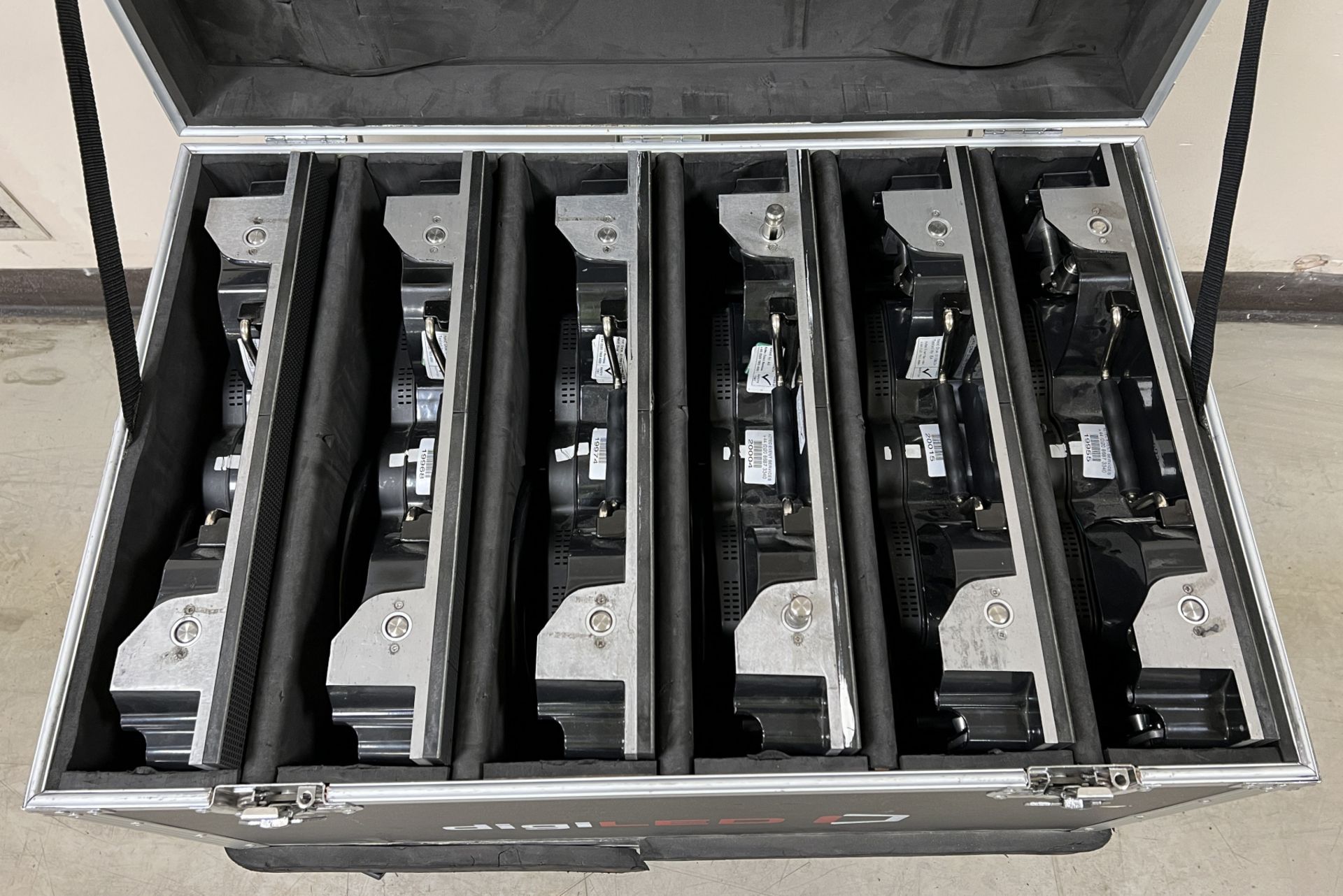 Digi LED HRI3900 kit - 120 LED tiles housed in 20 wheeled flight cases - see description for details - Image 149 of 196