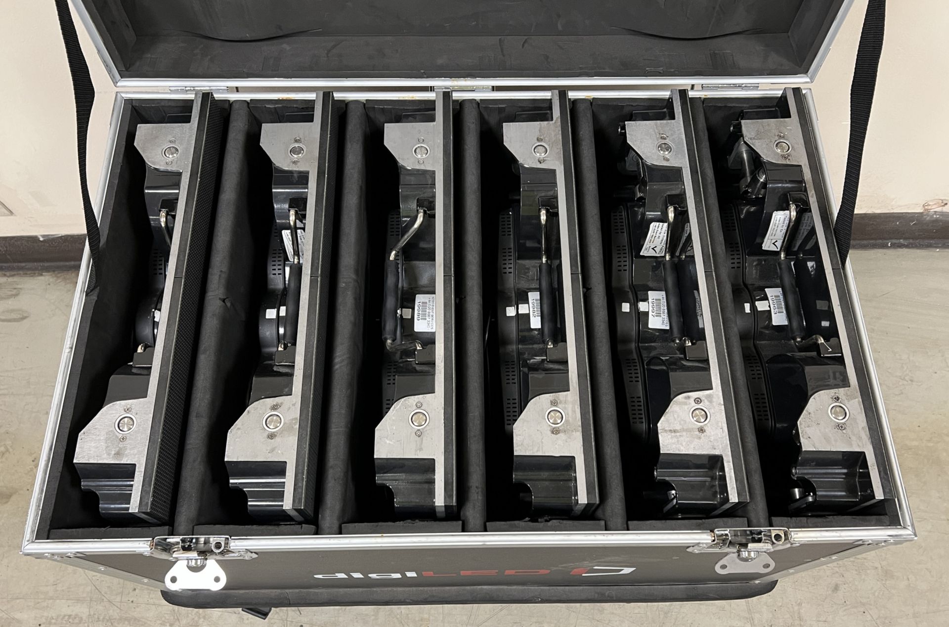 Digi LED HRI3900 kit - 120 LED tiles housed in 20 wheeled flight cases - see description for details - Image 105 of 196