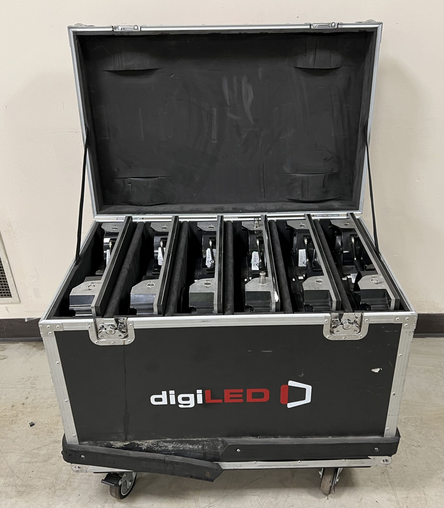Digi LED HRI3900 kit - 120 LED tiles housed in 20 wheeled flight cases - see description for details - Image 148 of 196