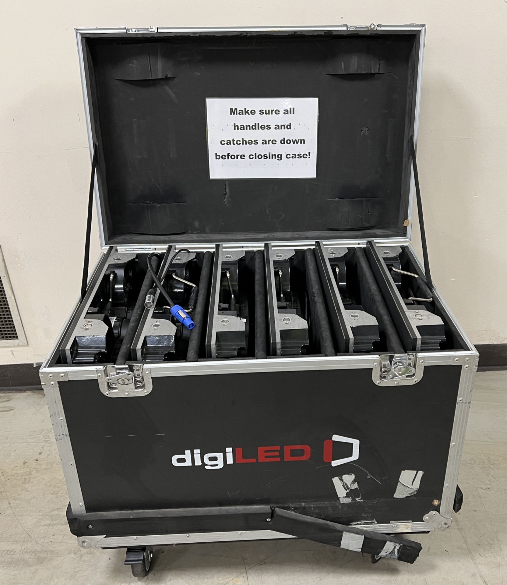 Digi LED HRI3900 kit - 120 LED tiles housed in 20 wheeled flight cases - see description for details - Image 45 of 196