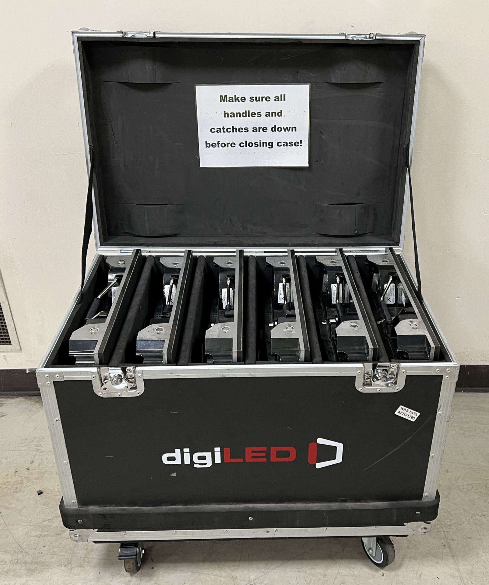 Digi LED HRI3900 kit - 120 LED tiles housed in 20 wheeled flight cases - see description for details - Image 134 of 196