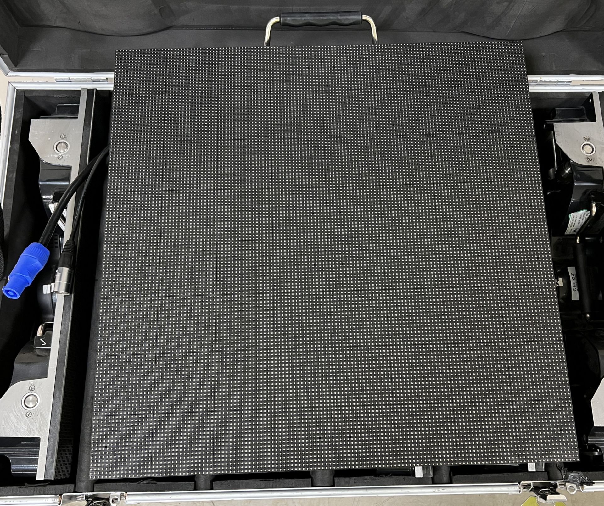 Digi LED HRI3900 kit - 120 LED tiles housed in 20 wheeled flight cases - see description for details - Image 91 of 196