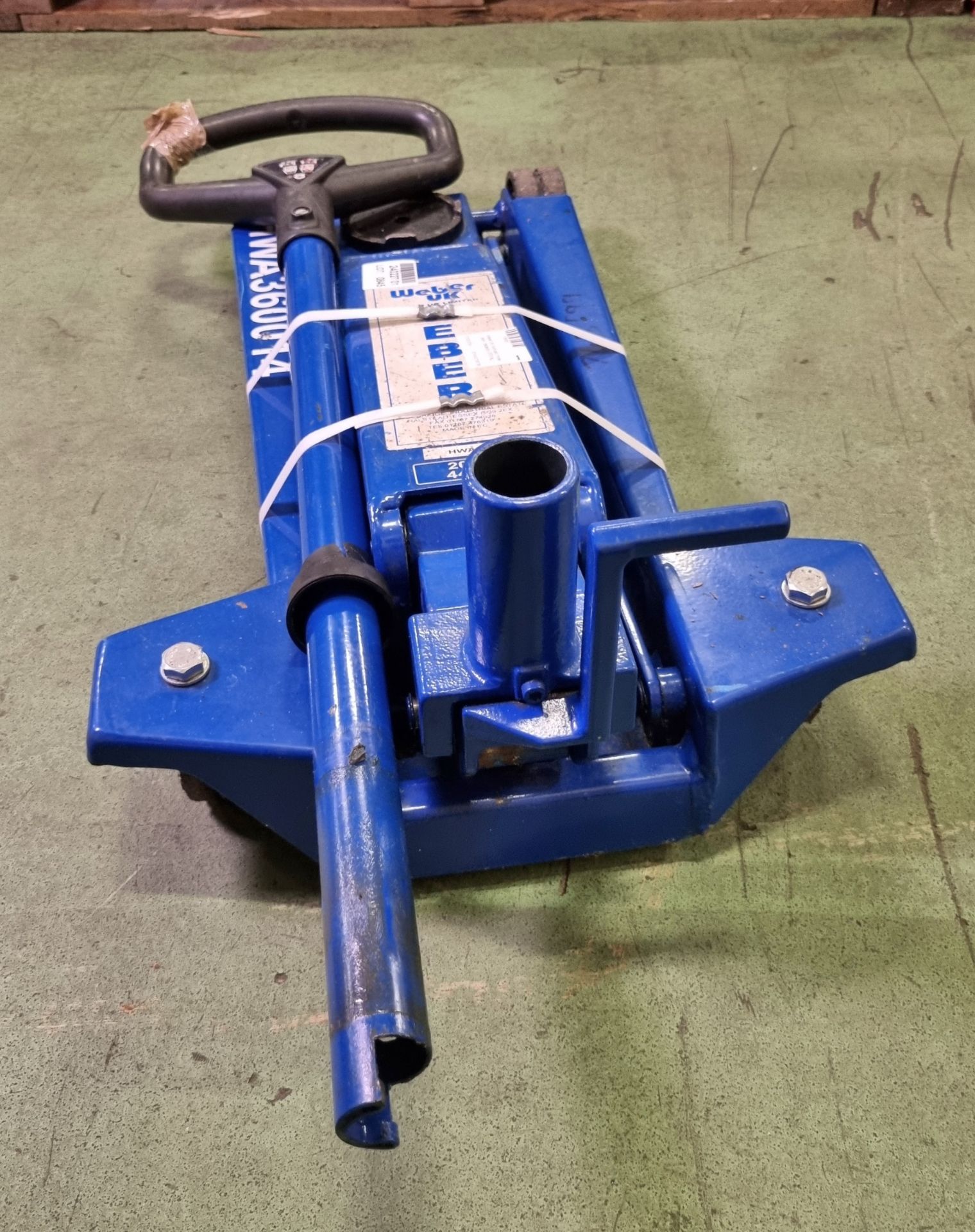 Weber UK hydraulic trolley jack - capacity: 2000kg - Image 4 of 4