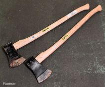 2x Carter's wooden handle axes - length: 900mm