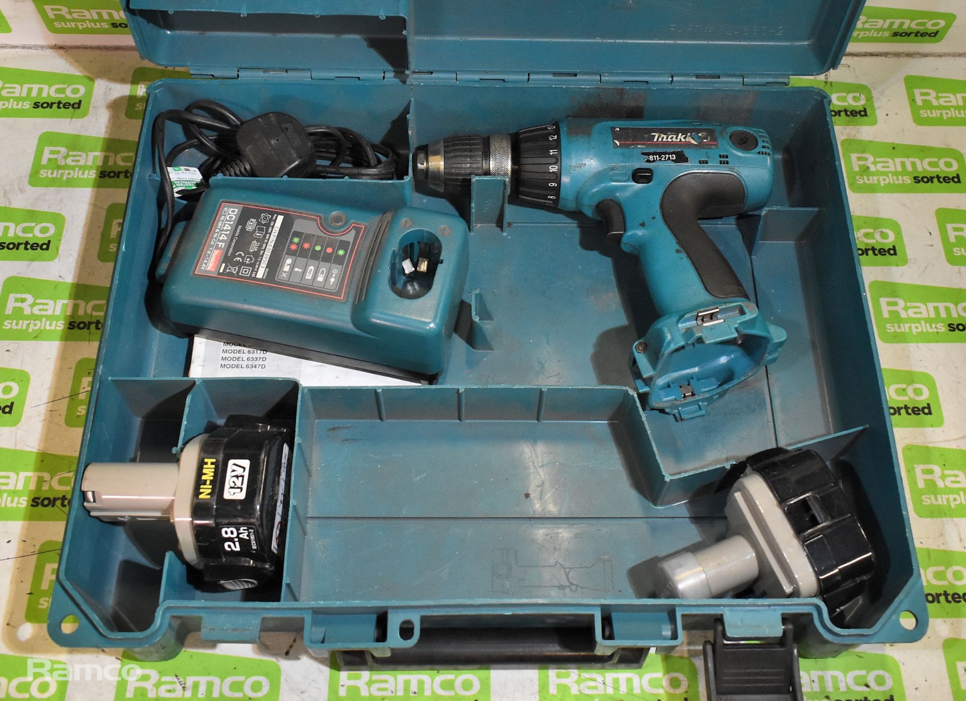 Makita 6317D cordless drill - DC1414F charger - 2 x 12V batteries - case - Image 2 of 4