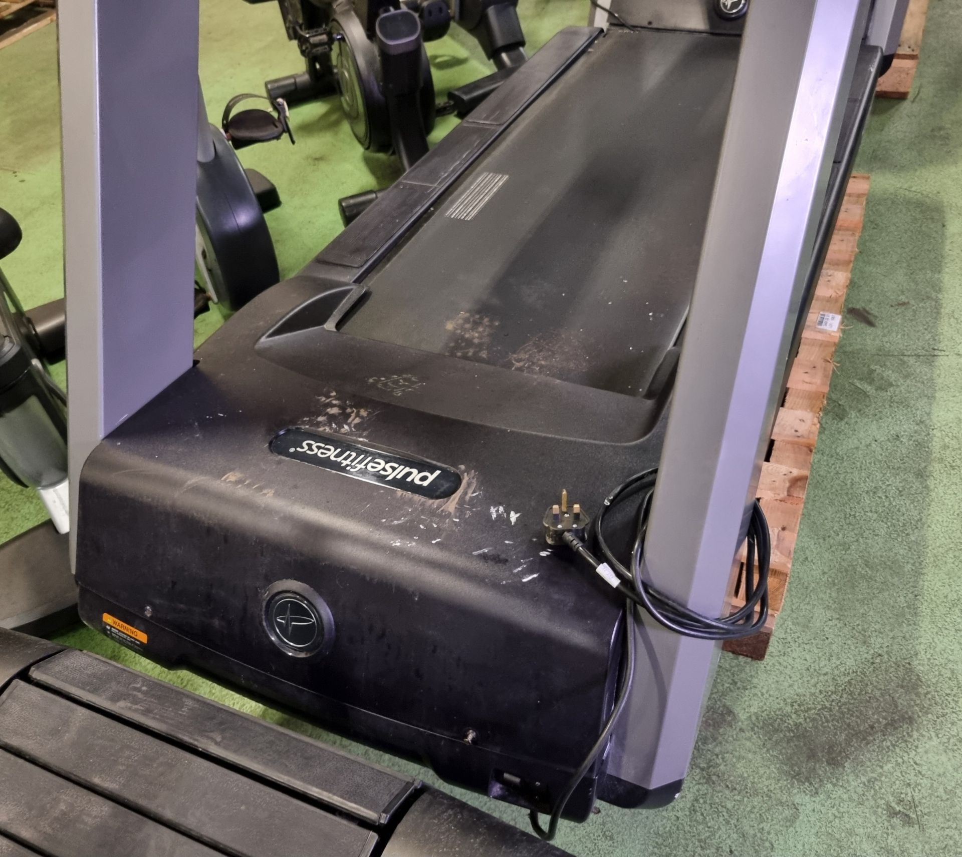 Pulse Fitness 260G treadmill - W 2120 x D 850 x H 1580 mm - Bild 4 aus 7