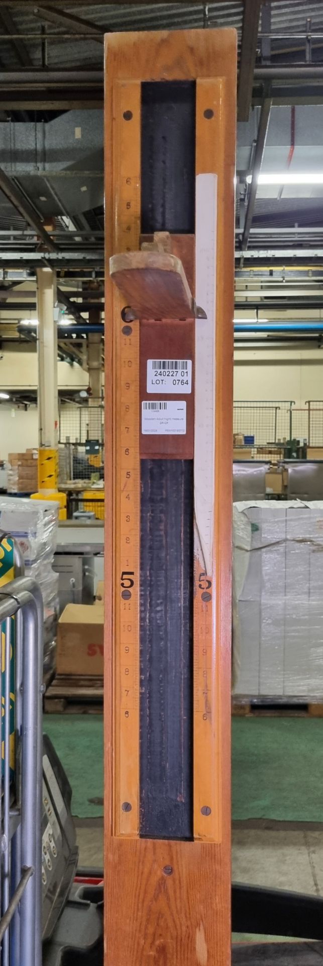Wooden Adult height measure gauge - Image 2 of 2