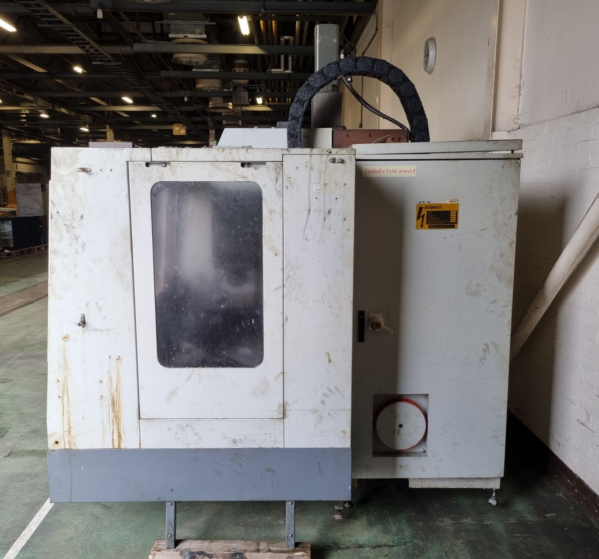 Bridgeport VMC 760 CNC vertical machining centre with work bench and swarf skip - Serial No: 20363 - Bild 8 aus 27