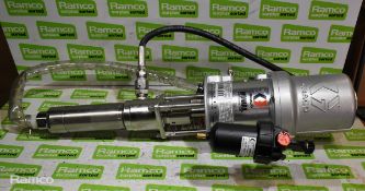 Graco Monark 205997 air powered drum pump with stainless steel Hydra-Clean spray gun - max flow: 9.5