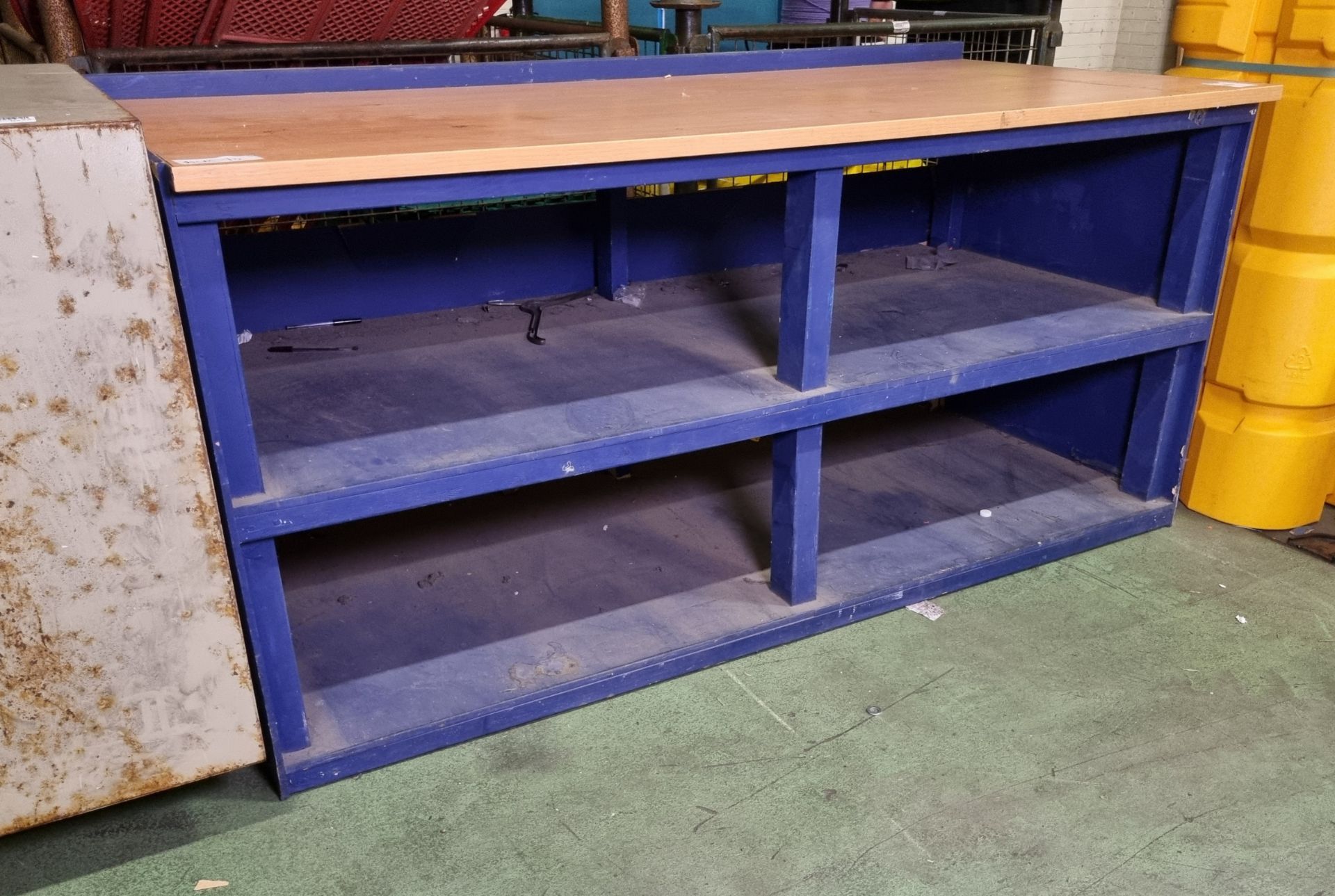 Wooden work bench - W 1820 x D 850 x H 900 mm - Image 3 of 3