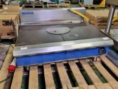 Blue Seal gas flat grill - W 900 x D 860 x H 500 mm