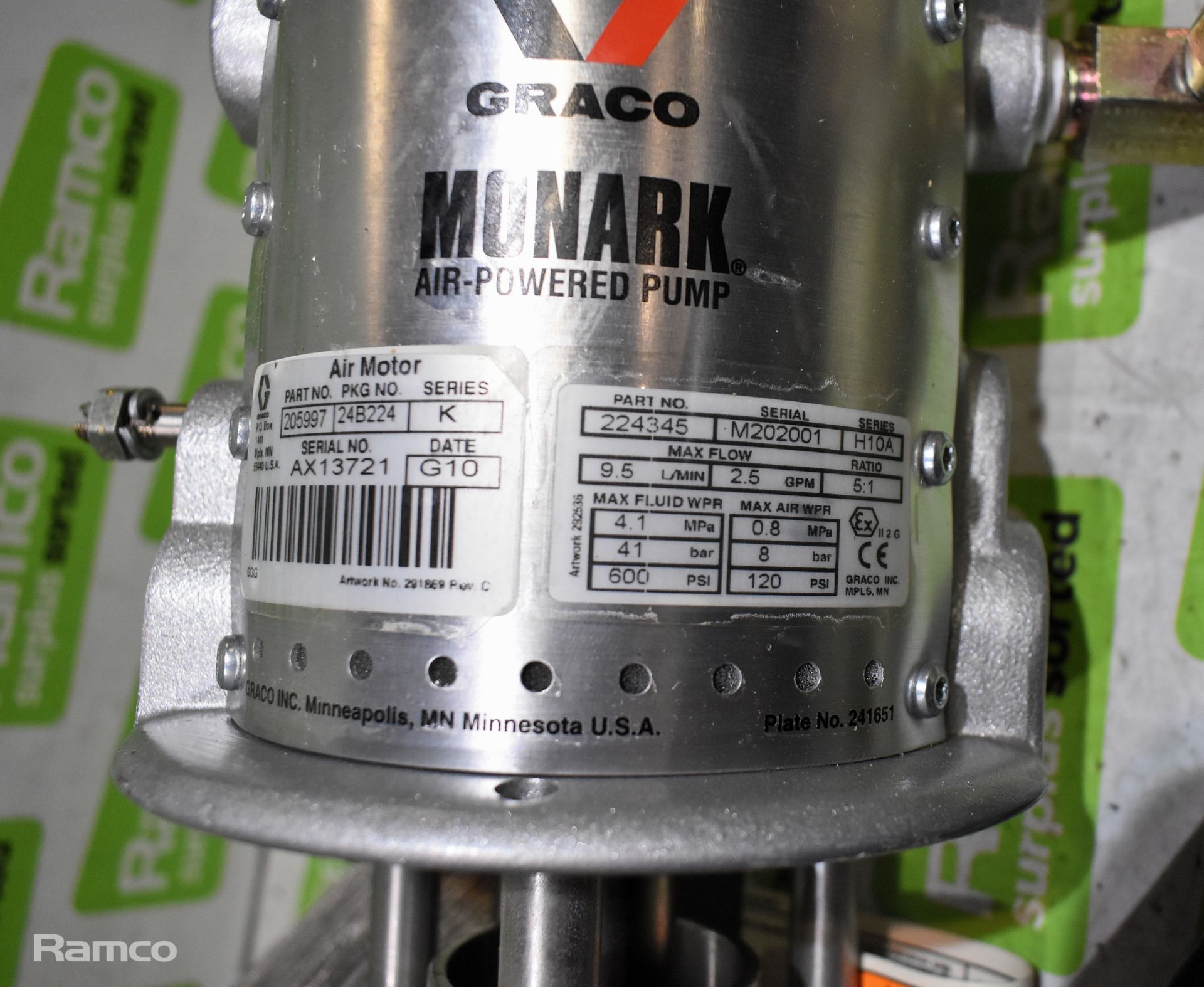 Graco Monark 205997 air powered drum pump with stainless steel Hydra-Clean spray gun - max flow: 9.5 - Image 3 of 5