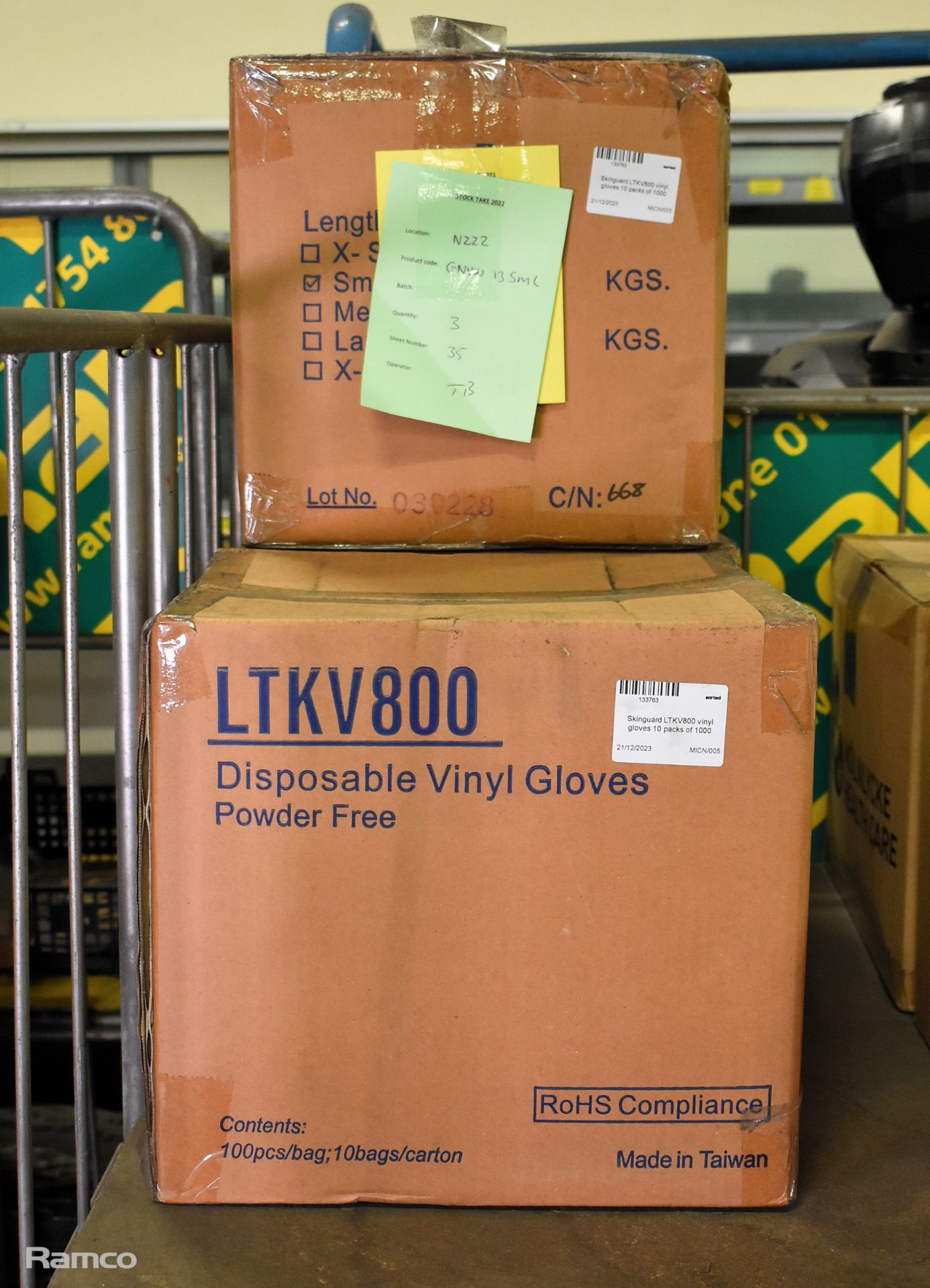 3x boxes of Skinguard LTKV800 vinyl gloves - 10 packs of 1000 - Image 7 of 7