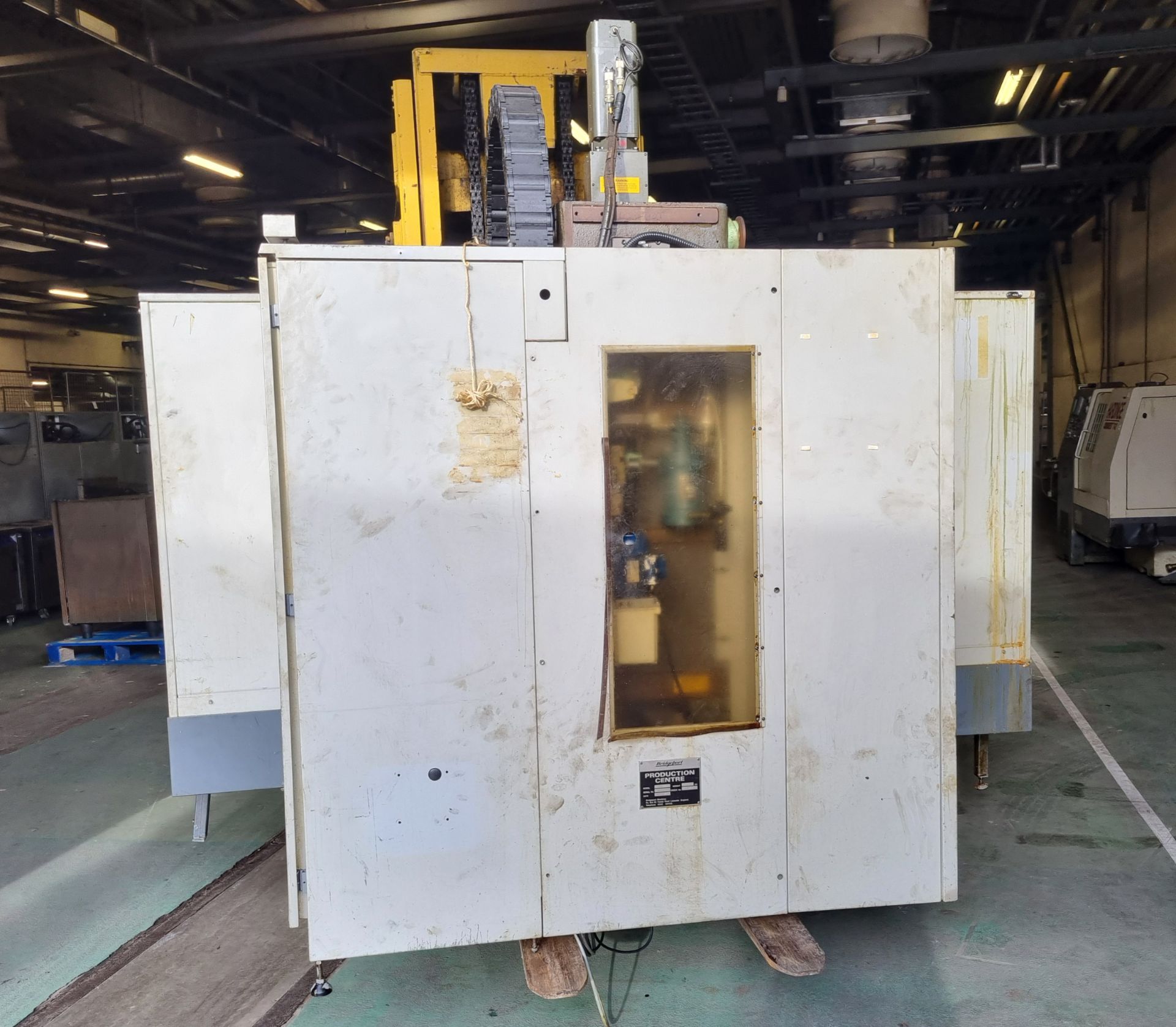 Bridgeport VMC 760 CNC vertical machining centre with work bench and swarf skip - Serial No: 20363 - Bild 9 aus 27