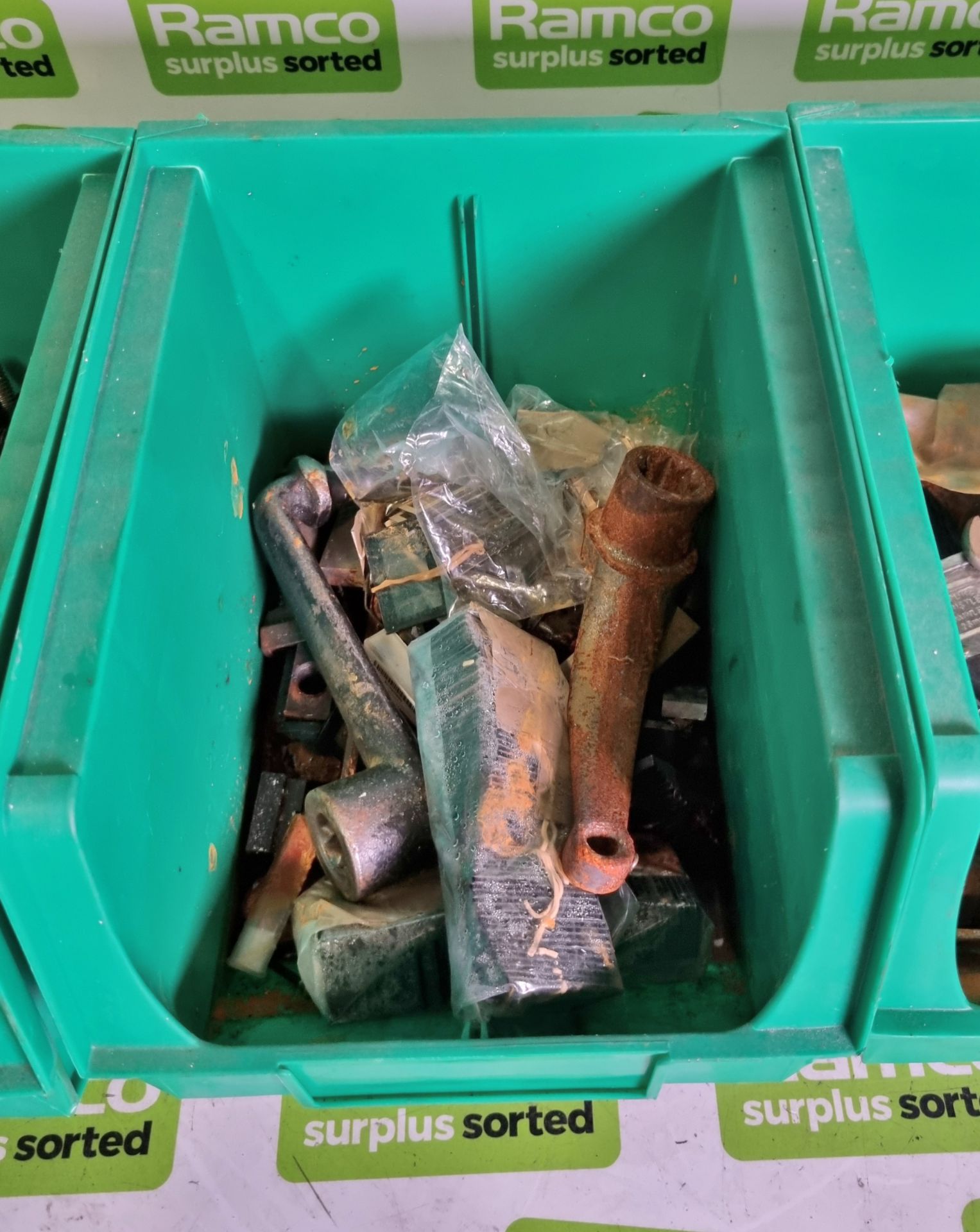 Workshop tools - nuts, bolts, studs, T-clamp bolts and spanners - Image 4 of 5