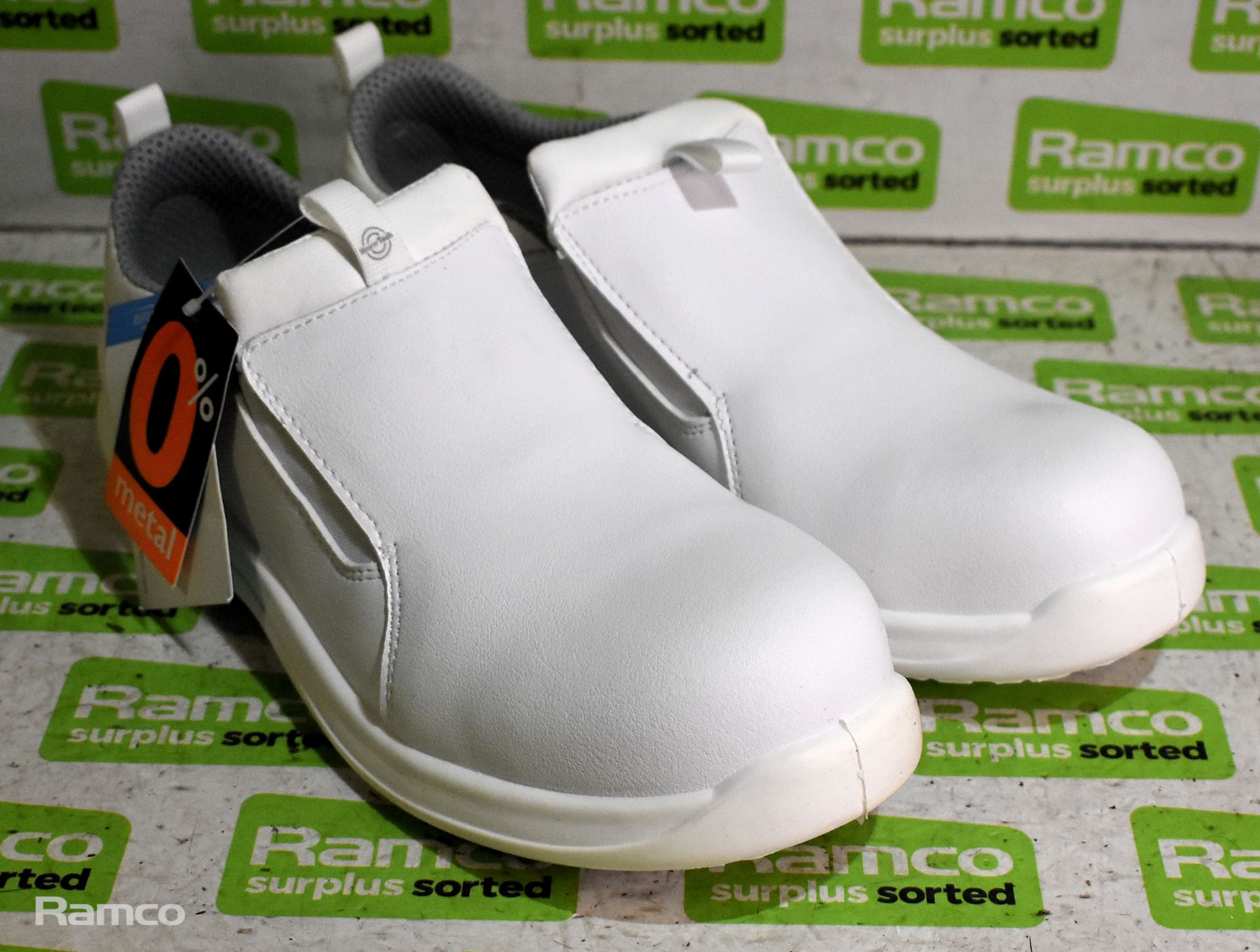 White safety lite shoes with toe cap - size 11, Protect 5200 slip on clog with side vents white size - Bild 4 aus 13