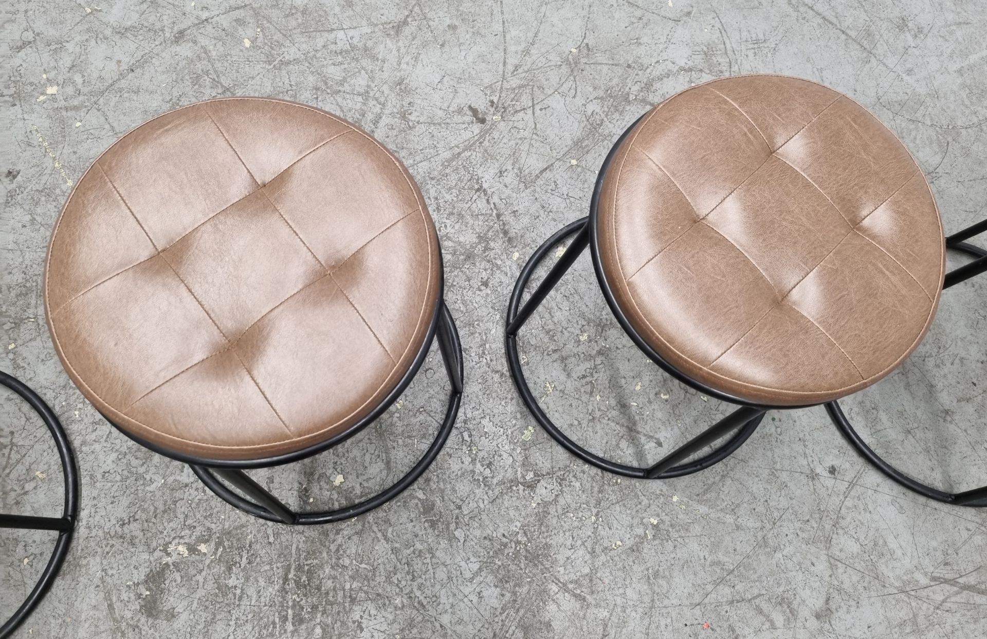 5x Industrial brown leather circular restaurant stools - L 450 x W 450 x H500mm - Bild 4 aus 10