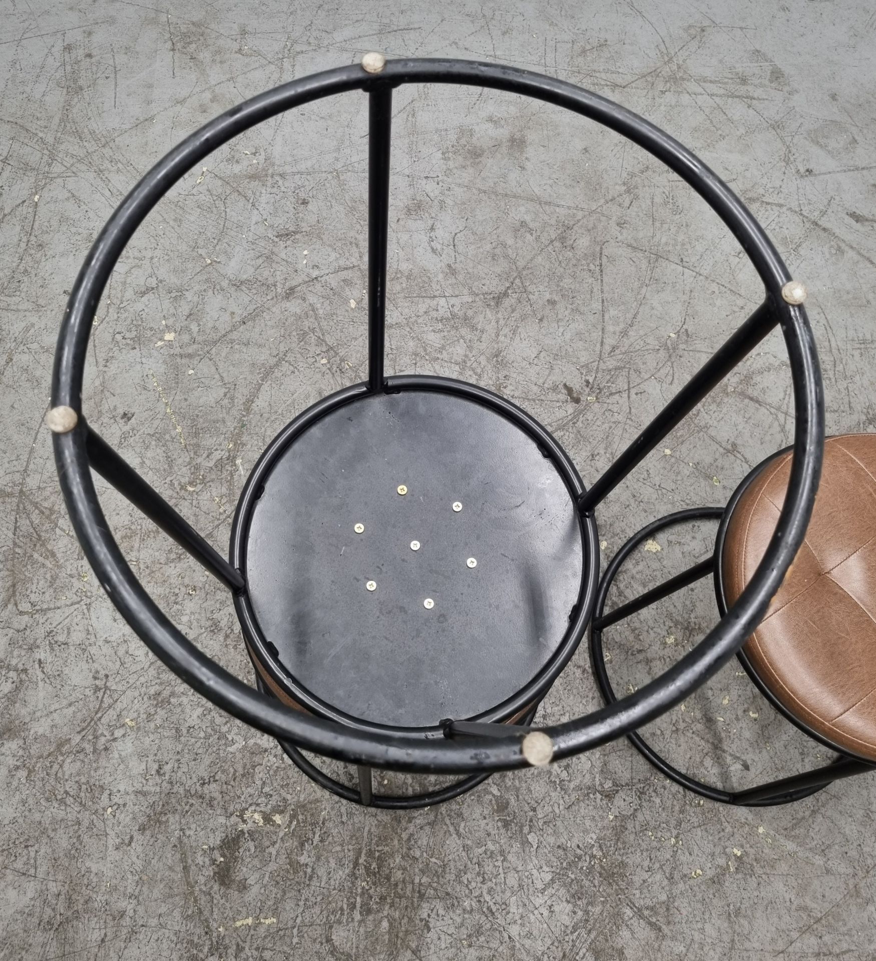 5x Industrial brown leather circular restaurant stools - L 450 x W 450 x H500mm - Bild 9 aus 10