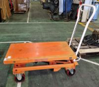 Warrior BS50 hydraulic scissor lift table - table size: 1000 x 500mm - lift capacity: 500kg