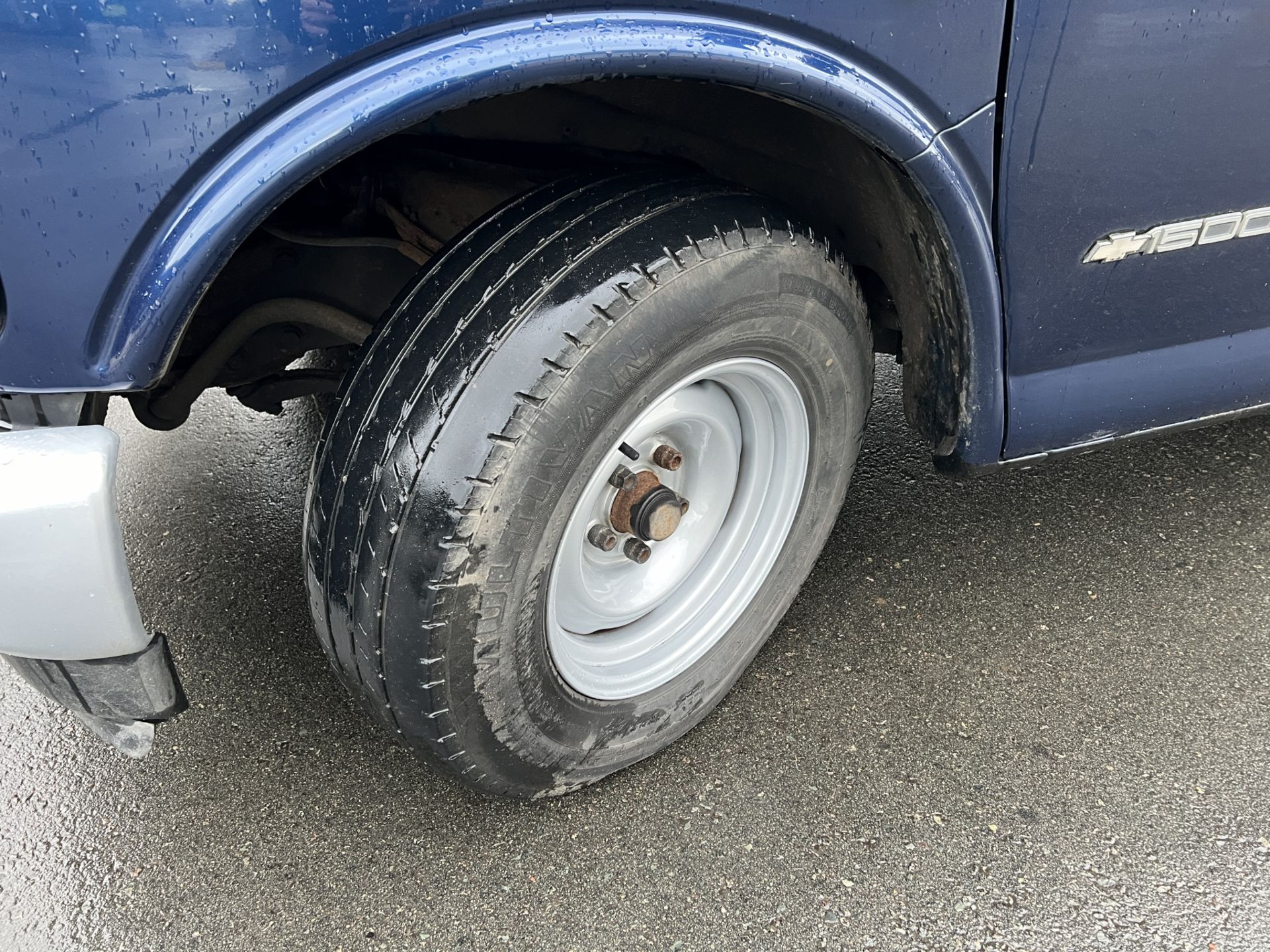 2002 Chevrolet express - blue - 5.0 v8 4l60e transmission - petrol - 97,009 miles - long MOT - Image 6 of 28