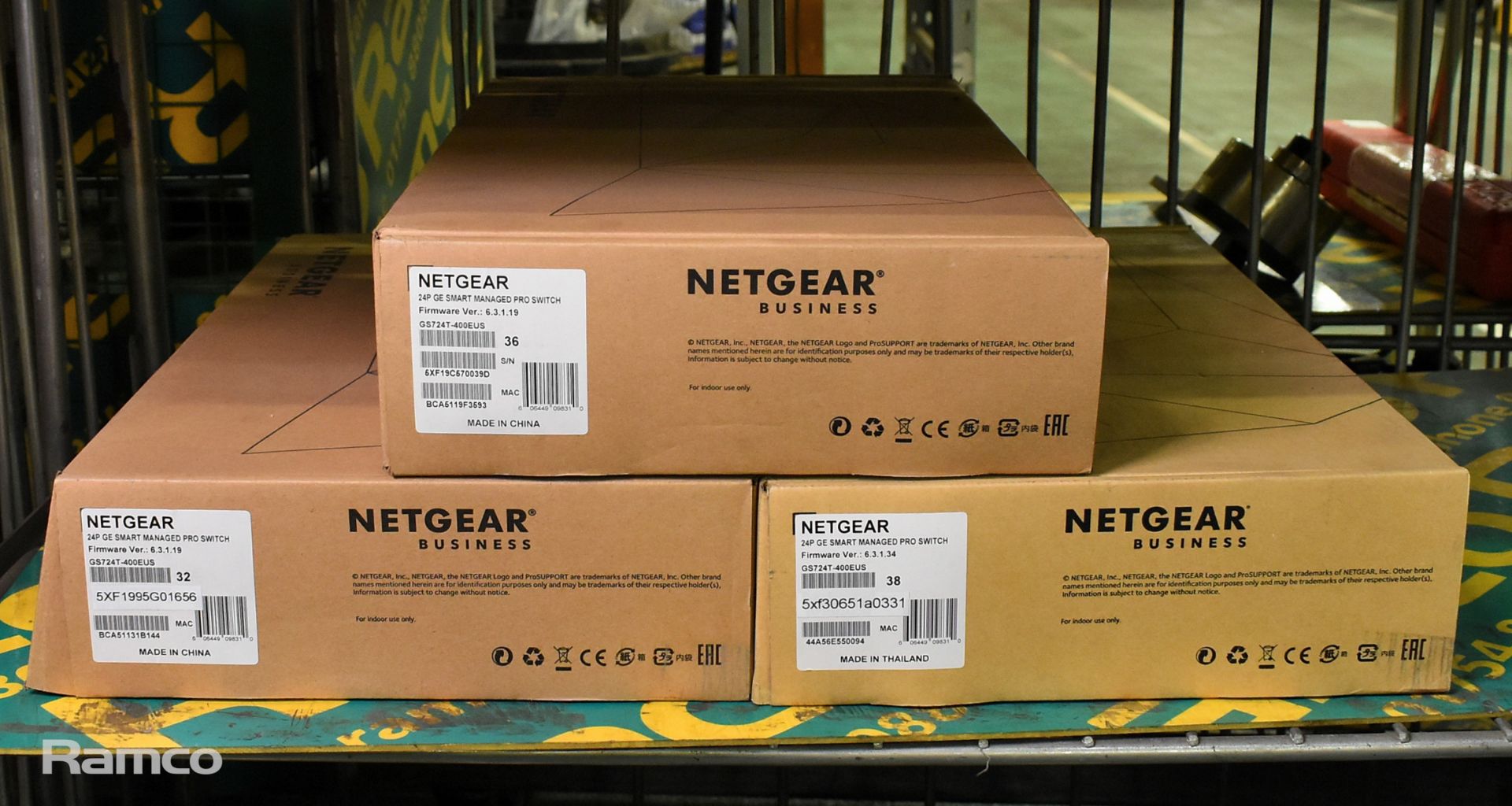 2x Netgear GS742T 24 port gigabit network switches (rack mountable), Netgear GS724T-400EUS 24 port - Image 2 of 2