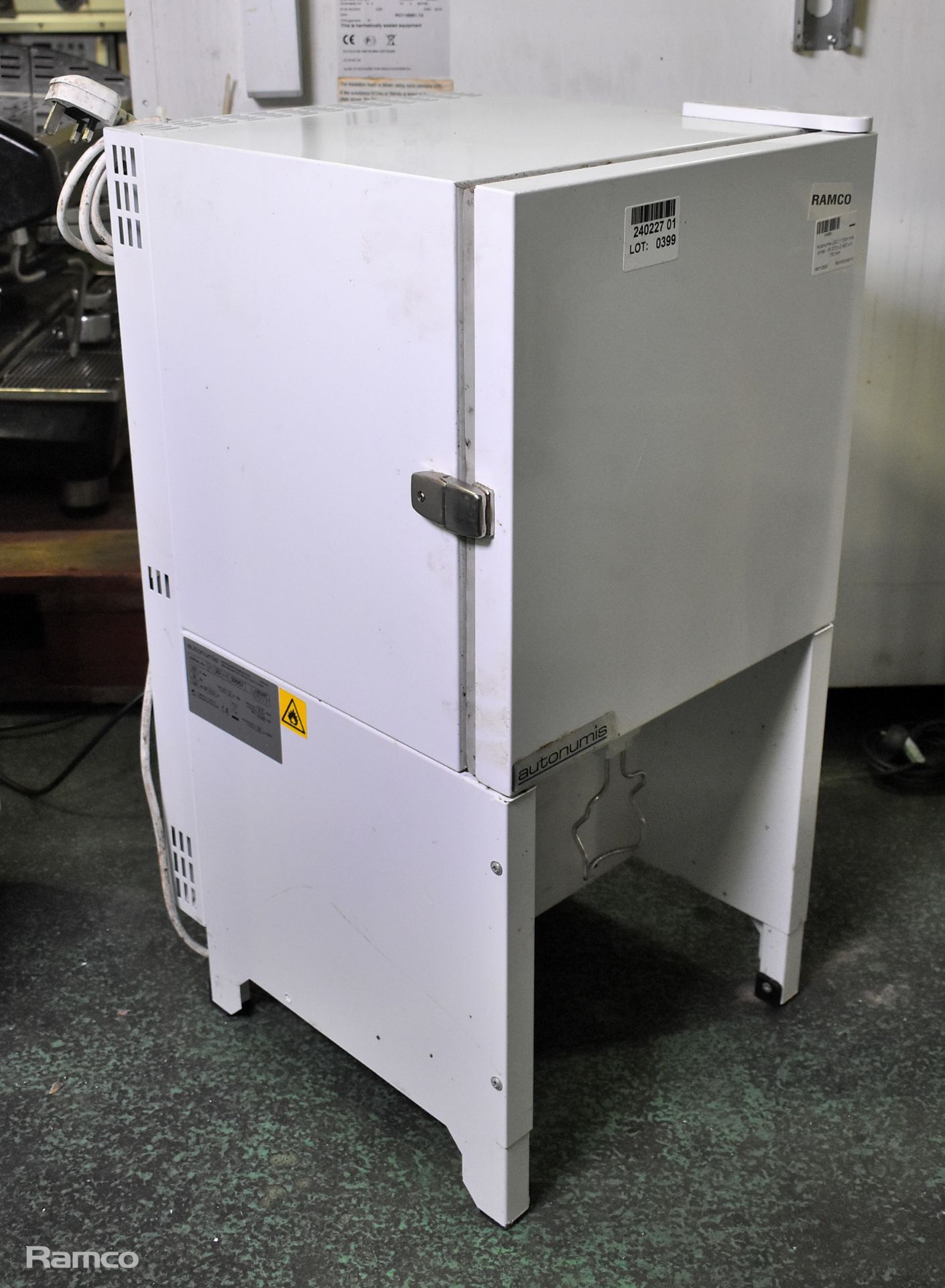 Autonumis UGC-1 13 ltr milk chiller - W 370 x D 400 x H 730 mm - Bild 4 aus 6