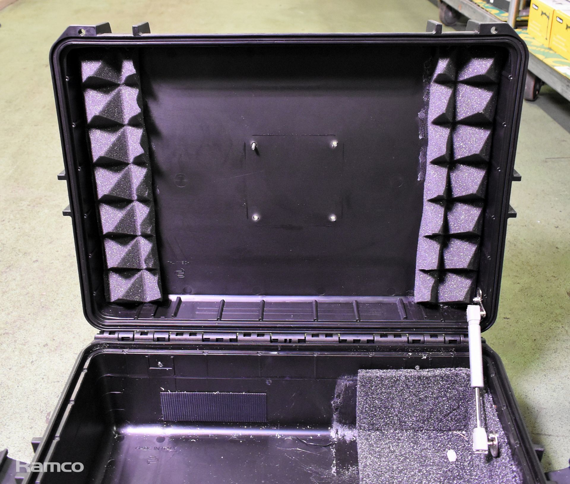 Black Peli case - W 500 x D 350 x H 200mm - Image 3 of 5