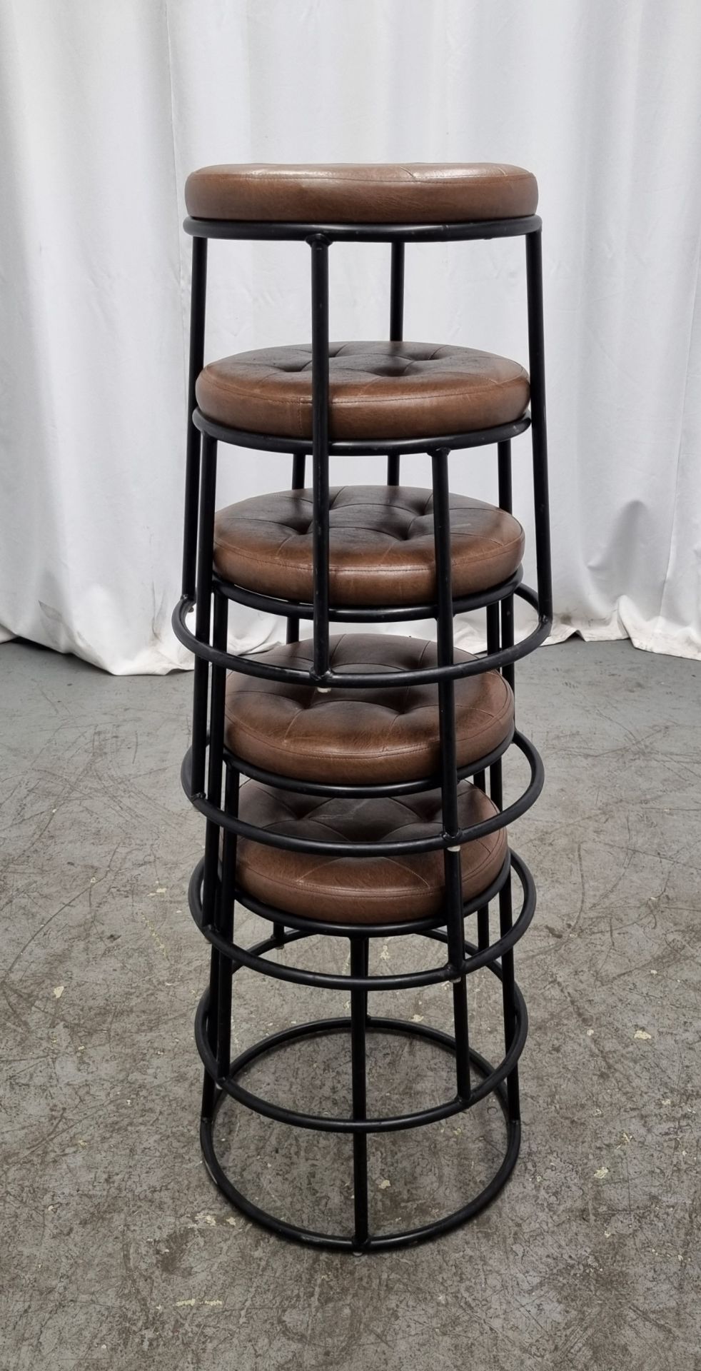 5x Industrial brown leather circular restaurant stools - L 450 x W 450 x H500mm - Bild 10 aus 10