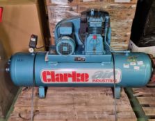 Clarke Air SE15C160 industrial air compressor - Max pressure 10.2 bar - serial 22549 - Slight damage