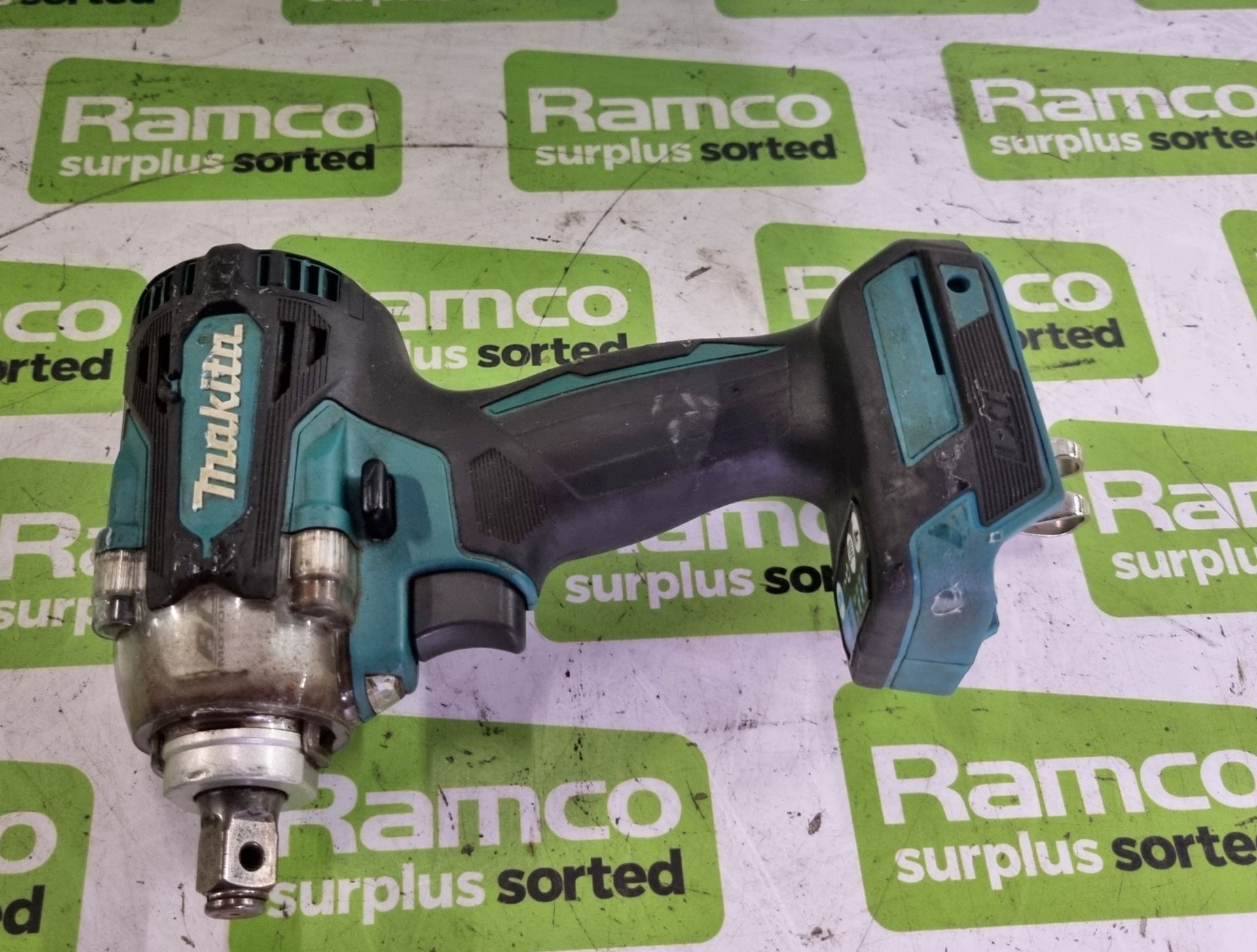 Makita DTW300 18V cordless impact wrench - 1/2 inch drive - NO BATTERY - Image 2 of 4