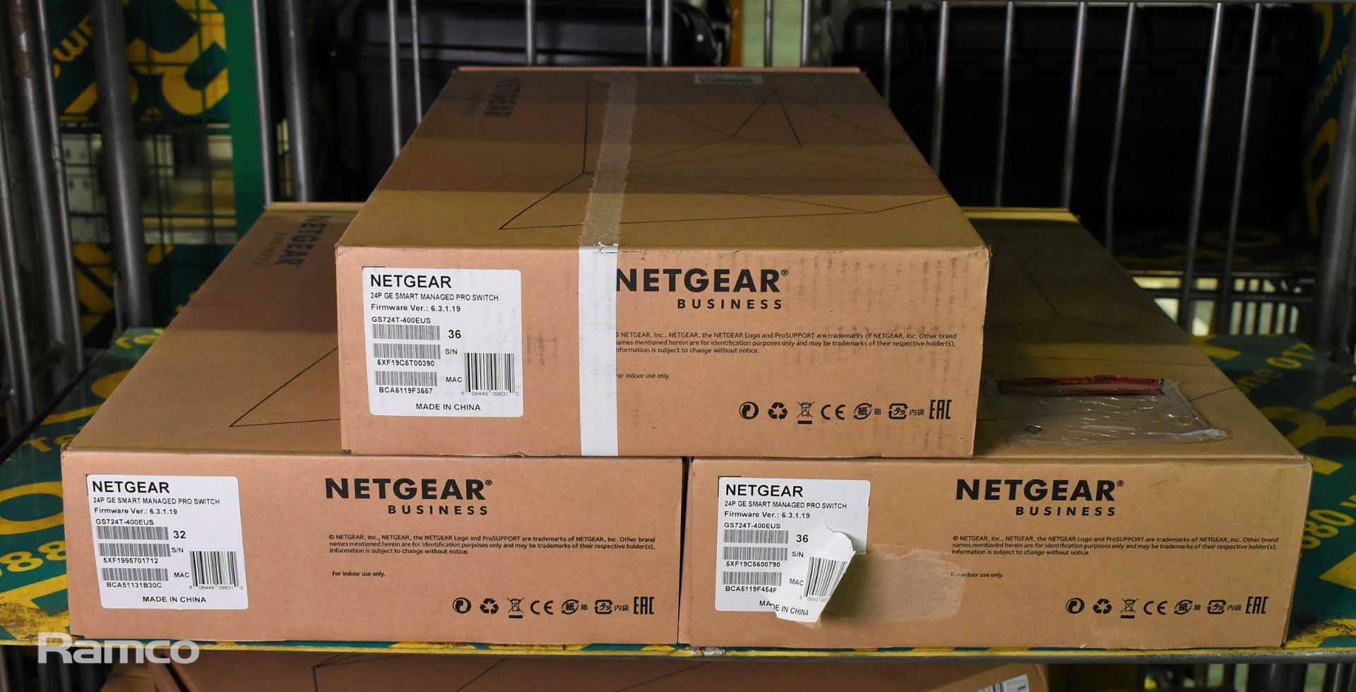 3x Netgear GS724T-400EUS 24 port GE smart gigabit network switches - Image 5 of 6